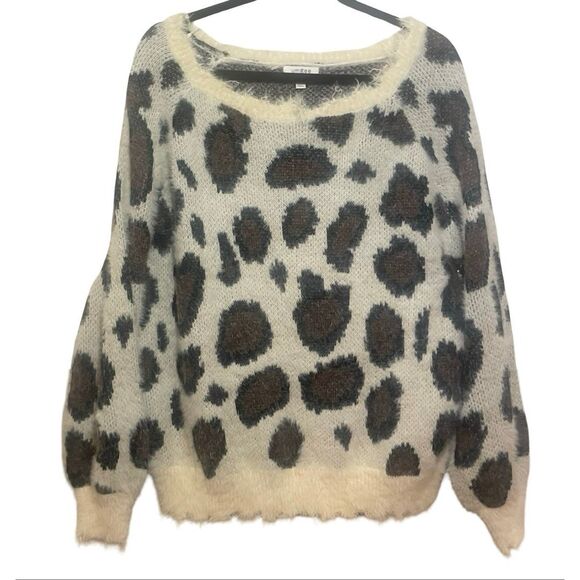 Umgee Fuzzy Leopard Sweater - Picture 6 of 12